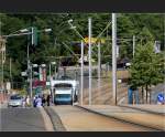 . Die Hitze flimmert - Fahrgastwechsel bei der Saarbahn an der Haltestelle Rastpfuhl, 2001 (Matthias)