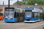 6N 2 Wagen 610 und 6N1 Wagen 678 waren am Nachmittag auf dem Betriebshof der Rostocker Straßenbahn abgestellt.04.05.2024