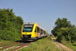 648 158, ein LINT der DreiLänderBahn ist zusammen mit 648 159 am Nachmittag des 21.07.2021 als RB12 nach Königstein(Taunus) unterwegs und wurde dabei bei der Einfahrt in den Bahnhof