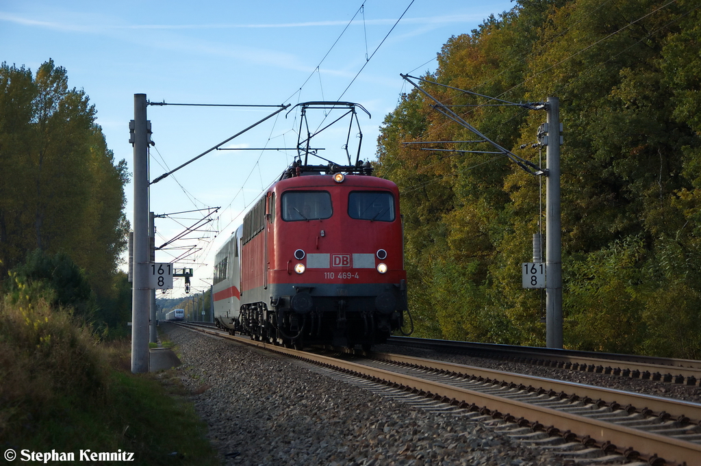 110 469-4 mit einem ICE2-Steuerwagen 808 020-2  Meiningen  bei Nennhausen und fuhr in Richtung Wustermark weiter. Netten Gru� an den Tf! 18.10.2012 