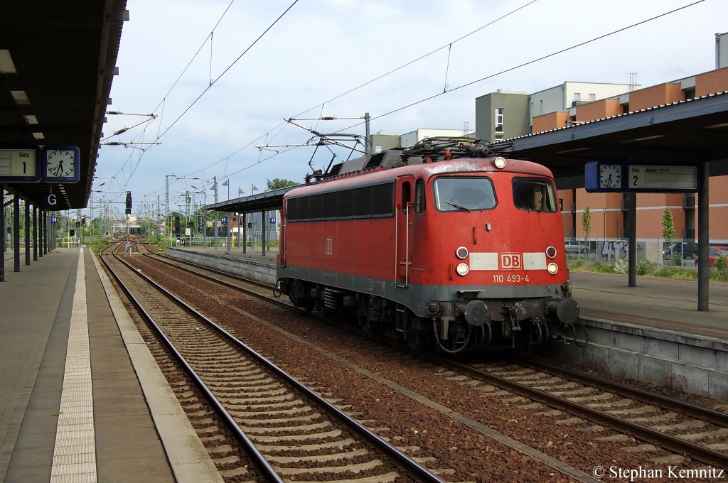110 493-4 beim rangieren im Potsdamer Hbf. 27.05.2011