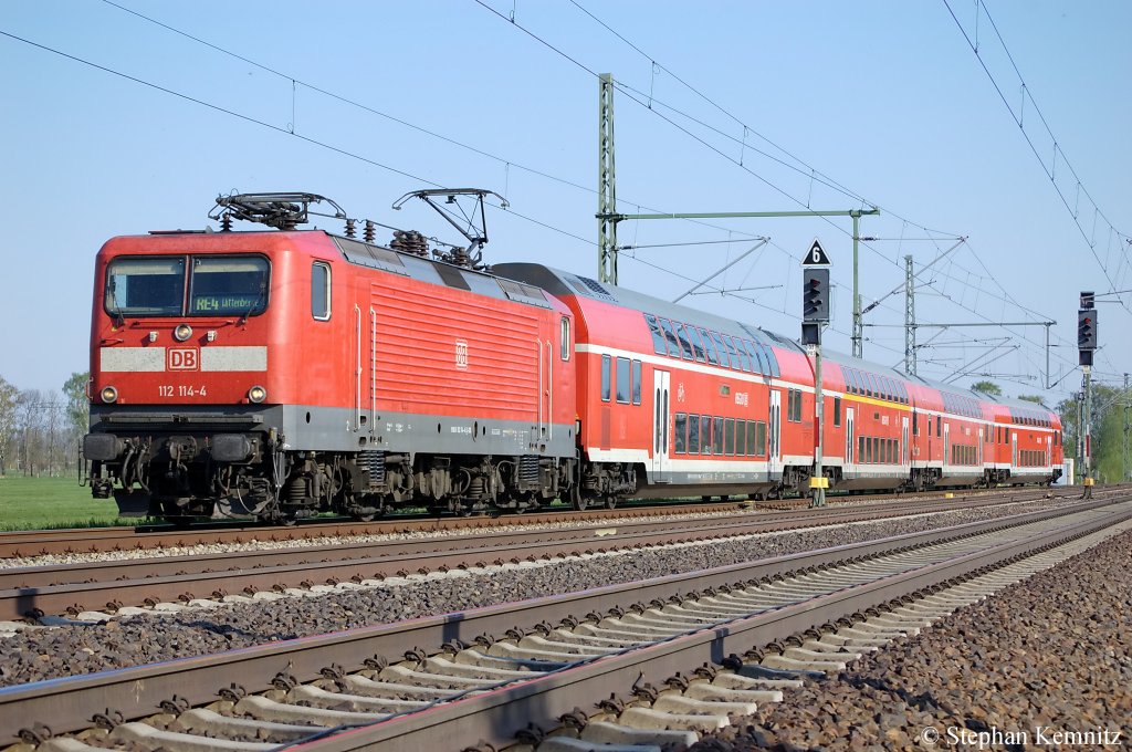 112 114-4 mit dem RE4 (RE 37332) nach Wittenberge in Friesack(Mark). 21.04.2011