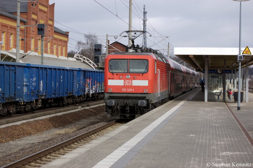 112 120-1 mit dem RE2 (RE 37411) nach K�nigs Wusterhausen in Rathenow. 05.03.2011