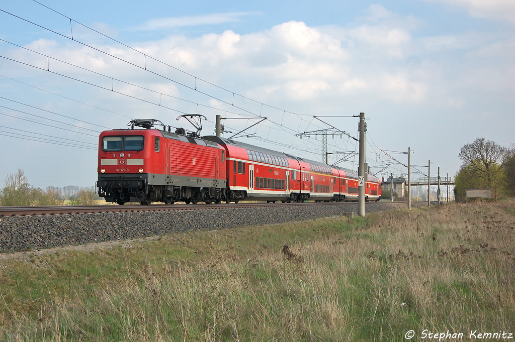 112 126-8 mit dem RE2  ODEG  (RE 37371) von Cottbus nach Wismar in Vietznitz. 25.04.2013