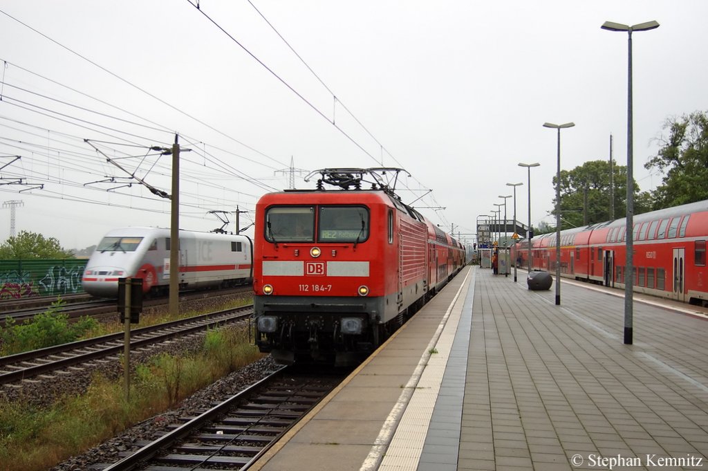112 184-7 mit dem RE2 (RE 37406) von K�nigs Wusterhausen nach Rathenow in Wustermark. 30.07.2011