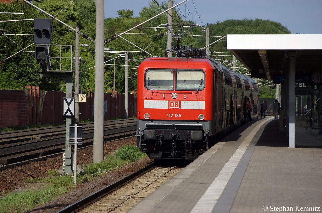 112 185 mit dem RE2 (RE 37385) nach K�nigs Wusterhausen in Rathenow. Wegen Beeintr�chtigung durch Vandalismus im Bereich Berlin Ostkreuz wird dieser Zug ab Berlin Spandau �ber Berlin Jungfernheide, Berlin Gesundbrunnen, Berlin-Lichtenberg nach K�nigs Wusterhausen umgeleitet. 23.05.2011
