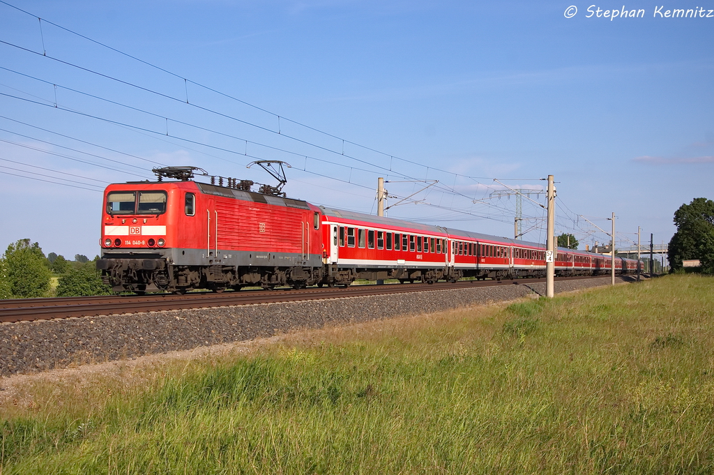 114 040-9 mit dem DPN 2671 von Berlin Gesundbrunnen nach Warnem�nde in Vietznitz. 06.06.2013
