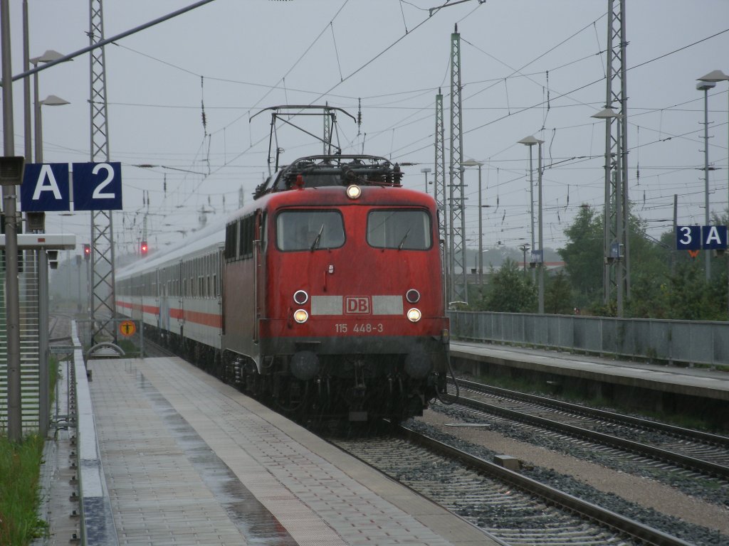 115 448 mit dem IC 2353 Erfurt-Binz,am 30.Juli 2011,erreichte Bergen/R�gen.