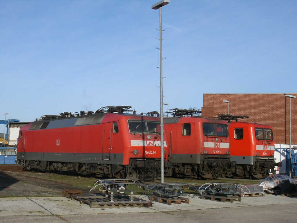 120 202-7,112 107-8 und 112 186-2,am 28.Dezember 2012,im Bh Rostock
