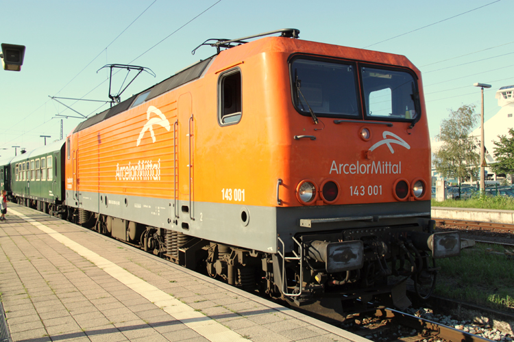 143 001 kurz nach der Ankunft im Bahnhof Warnemnde.13.08.2011