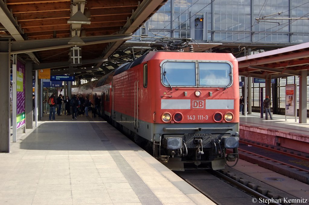 143 111-3 mit dem RE7 (RE 18721) nach Belzig in Berlin Friedrichstra�e. 26.03.2011