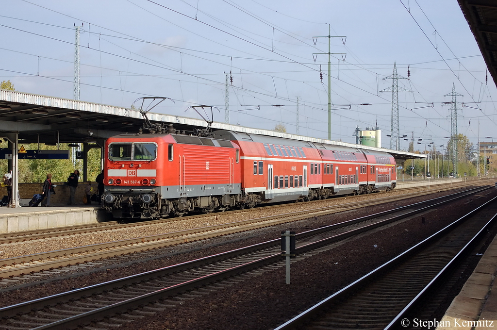 143 567-6 DB Regio AG - Region Nordost mit der RB14 (RB 18916) von Senftenberg nach Nauen in Berlin-Sch�nefeld Flughafen. 19.10.2011