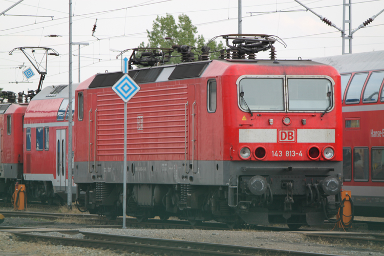 143 813-4 abgestellt im BW Rostock.(04.08.10)