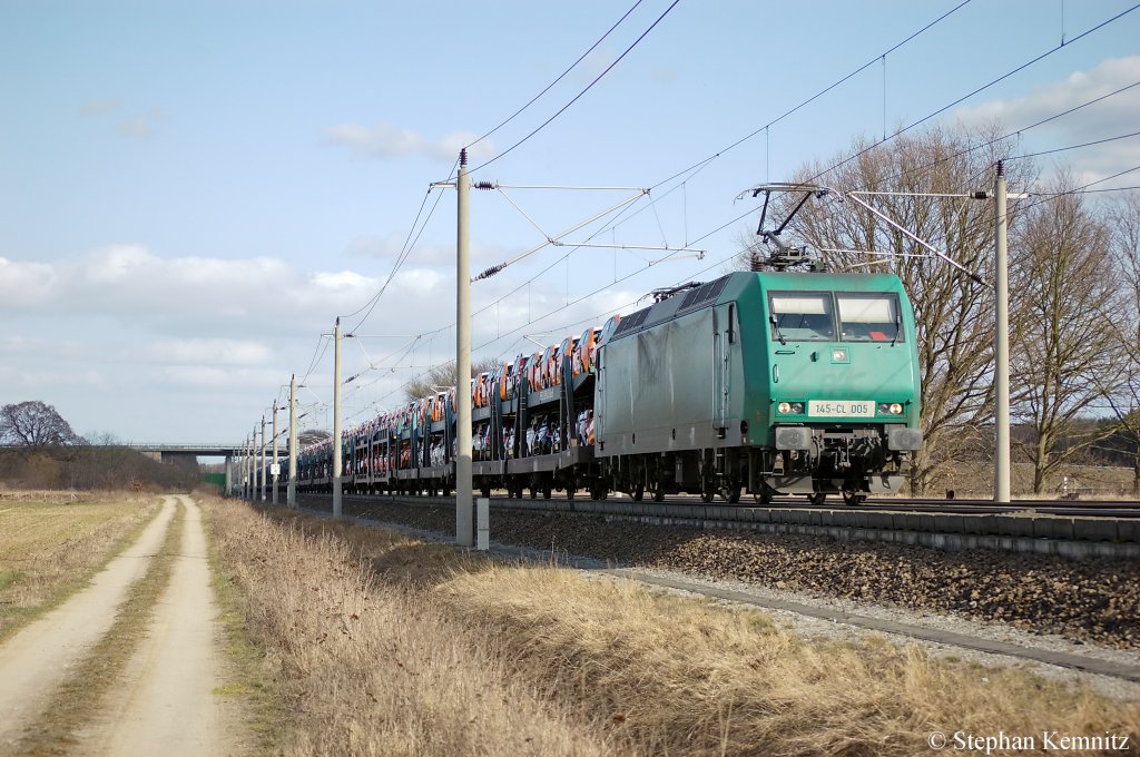145-CL 005 (145 096-4) Alpha Trains im Dienst f�r Crossrail mit dem Fiat-Autozug zwischen Gro�wudicke und Rathenow in Richtung Stendal unterwegs. 24.03.2011