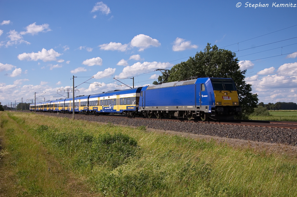 146 519-4 Captrain Deutschland GmbH mit dem InterConnex (X 68904) von Warnem�nde nach Leipzig Hbf in Vietznitz. 21.06.2013