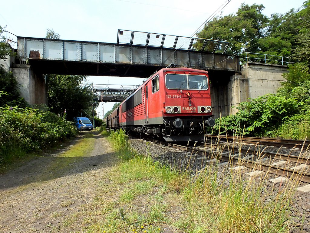 155 273 ist hier in den  Hinterh�fen  der Kokerei Prosper auf der Hamm-Osterfelder-Bahn zu sehen.
