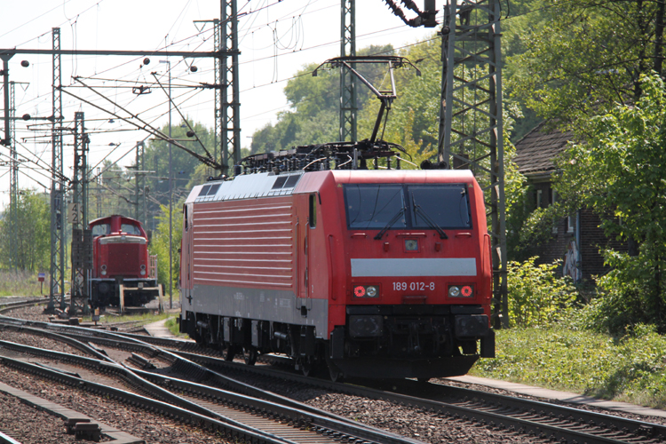 189 012-8 fuhr LZ nach Maschen fotografiert am 05.05.2011 bei der Durchfahrt im Bahnhof Hamburg-Harburg