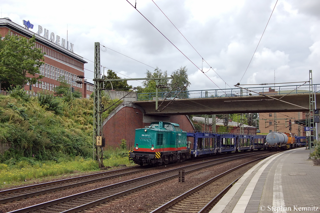 204 237-2 (202 237-4) ex DR 110 237-5 der WSET - Wests�chsische Eisenbahntransport Gesellschaft mbH mit leeren Autotransportzug in Hamburg Harburg. 01.09.2011