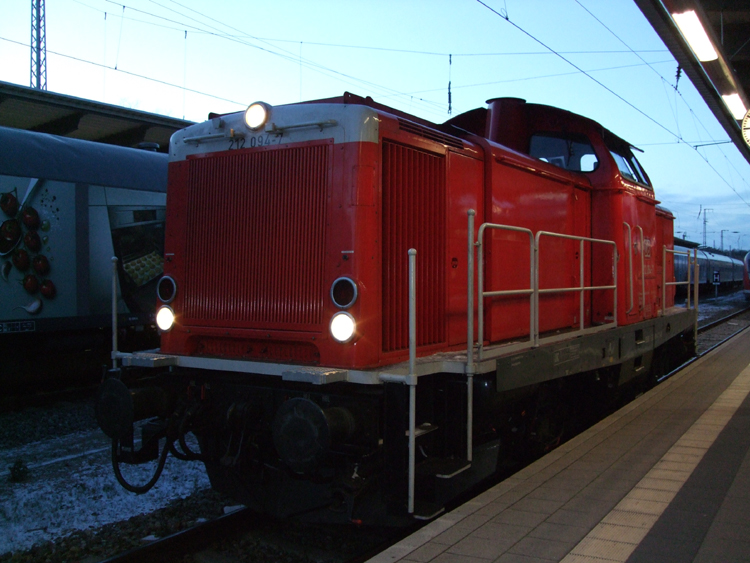 212 094-7 im Rostocker Hbf.(01.12.10)