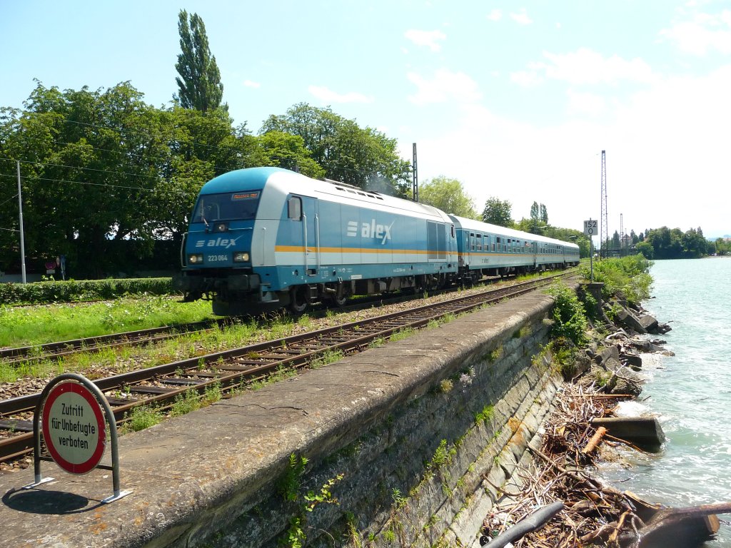 223 064 verlsst am 08.07.2012 mit einem ALEX Lindau.