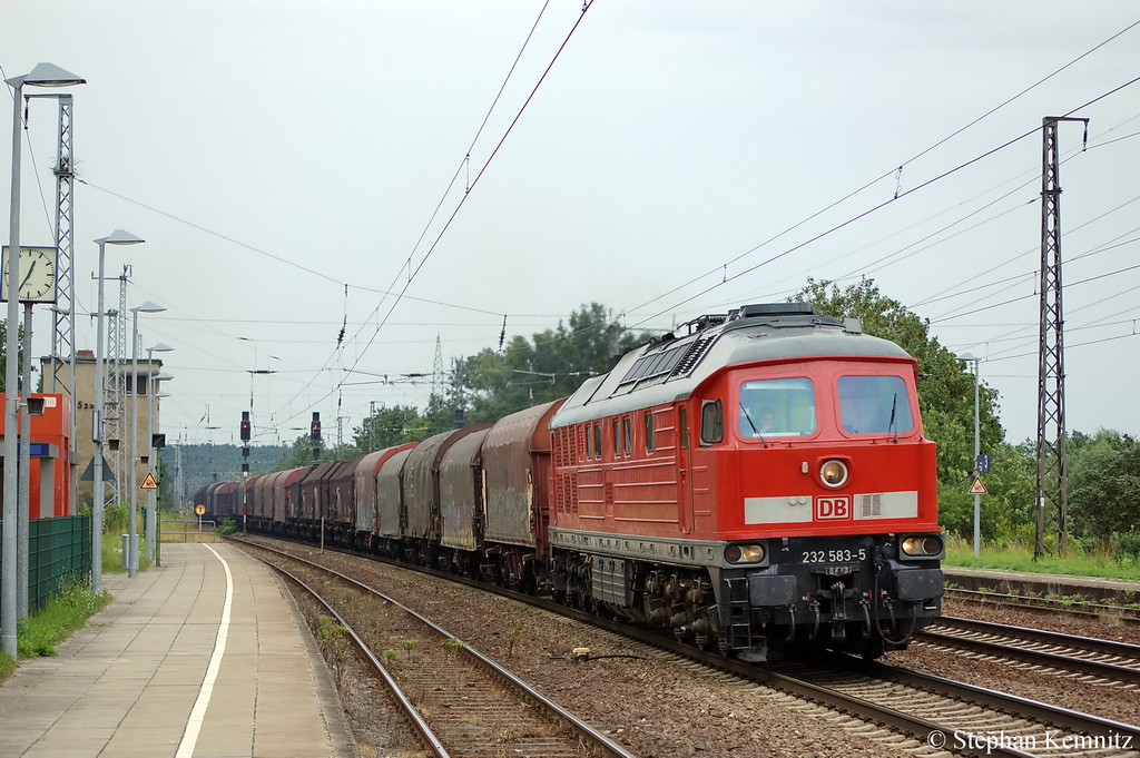 232 583-5 mit gemischtem Gterzug in Saarmund Richtung Genshagener Heide unterwegs. 21.07.2011