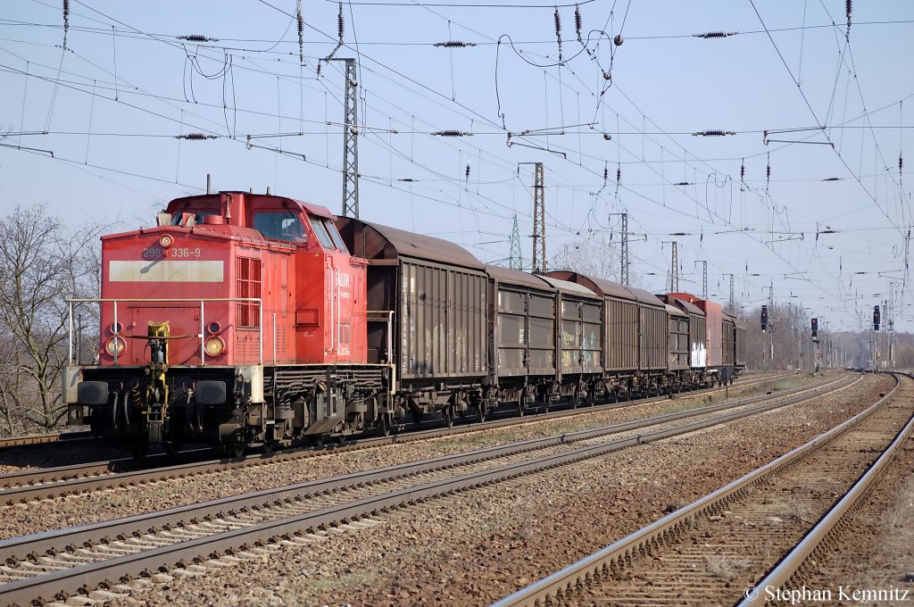298 336-9 mit gemischten G�terzug in Saarmund. 29.03.2011