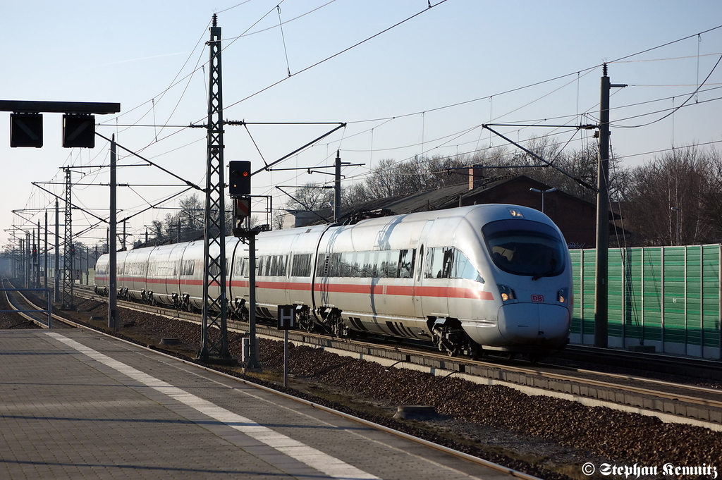 411 003-7  Paderborn  als ICE 2803 f�r ICE 557 von K�ln Hbf nach Berlin Ostbahnhof in Rathenow. 26.01.2012
