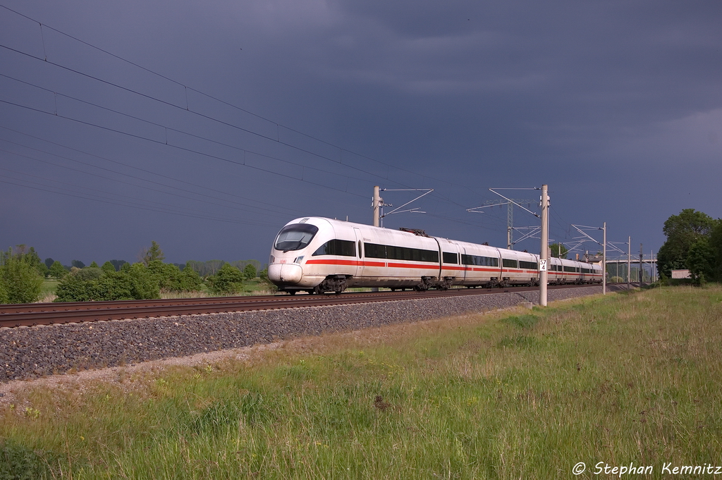 411 032-6  Wittenberge  als ICE 1508 von M�nchen Hbf nach Warnem�nde in Vietznitz. 17.05.2013