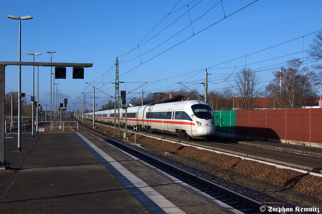 411 562-2  Vaihingen an der Enz  als ICE 1533 von K�ln Hbf nach Berlin Ostbahnhof & 411 528-3  Reutlingen  als ICE 1543 von K�ln Hbf nach Berlin Ostbahnhof in Rathenow. 20.02.2012