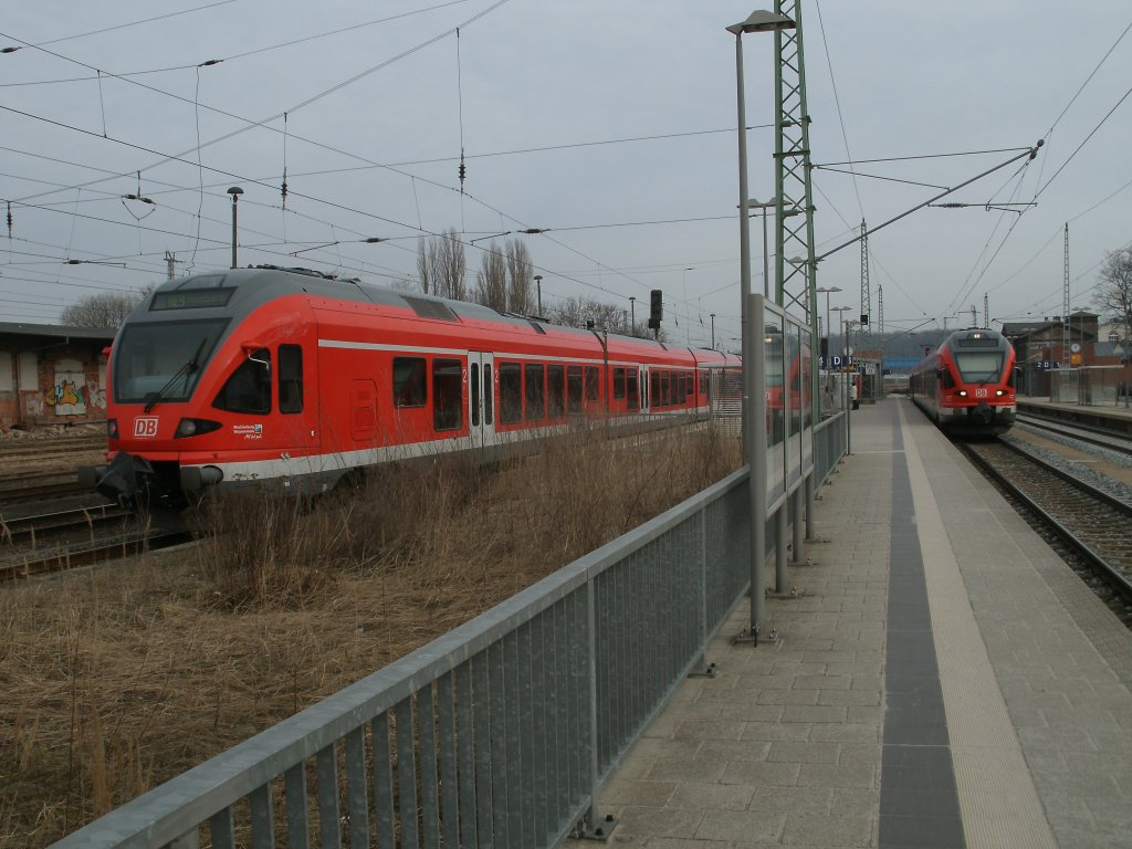 429 026 links und 429 027 am 25.Februar 2011 in Bergen/R�gen beim Lokf�hrerstreik.