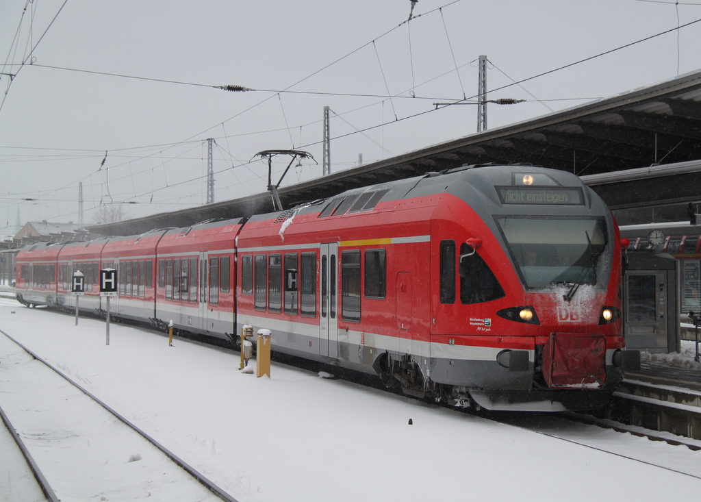 429 527-5 stand als nicht Einsteigen im Rostocker Hbf.10.03.2013