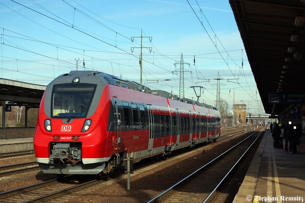 442 247/747 DB Regio AG - Region Bayern  S-Bahn N�rnberg  auf Testfahrt in Berlin-Sch�nefeld Flughafen in Richtung Gr�nauer Kreuz unterwegs. 16.02.2012