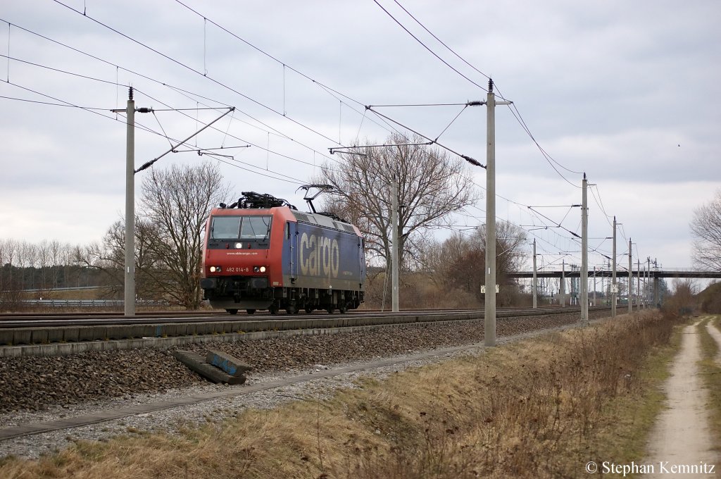 482 014-8 SBB Cargo als Lz zwischen Gro�wudicke und Rathenow in Richtung Rathenow unterwegs. 28.03.2011