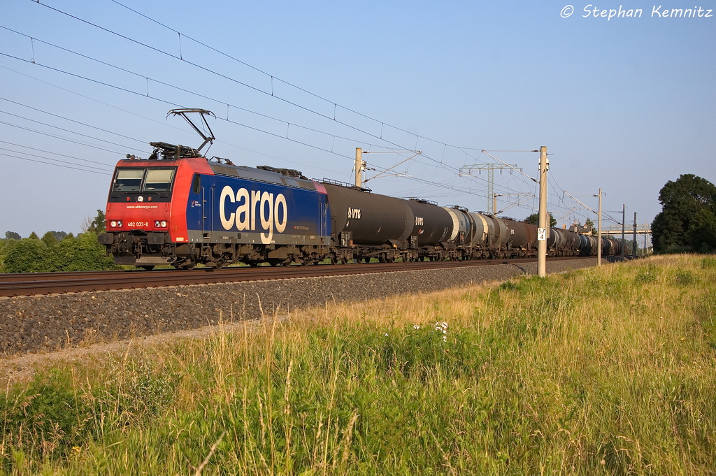482 033-8 SBB Cargo mit einem Kesselzug  Umweltgef�hrdender Stoff, fl�ssig  in Vietznitz und fuhr in Richtung Wittenberge weiter. 08.07.2013