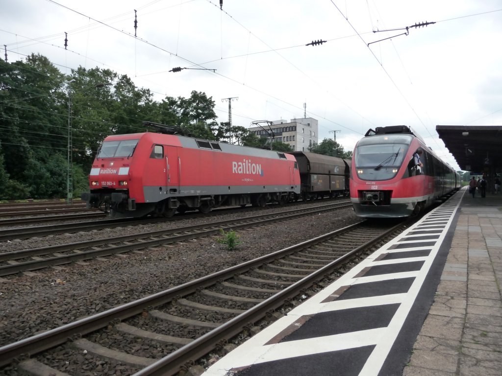 644 012 und 152 063 treffen sich am 08.08.2012 in K�ln-West.