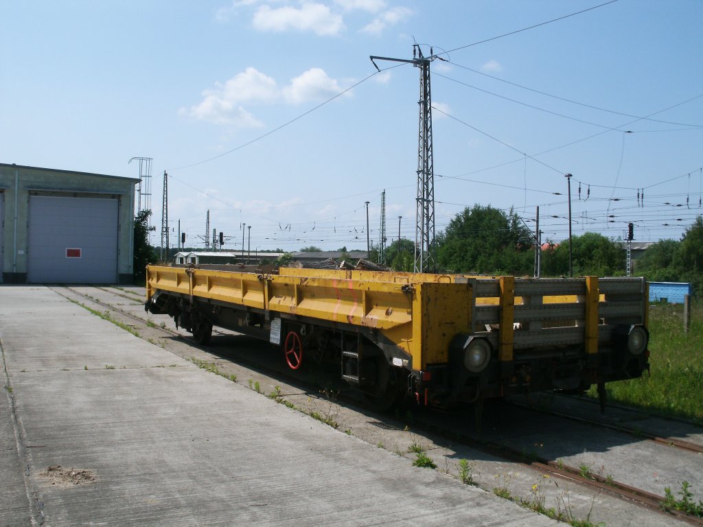 Abgestellter Skl-Anh�nger,am 11.Juni 2011,bei der Bahnmeisterei in Bergen/R�gen.