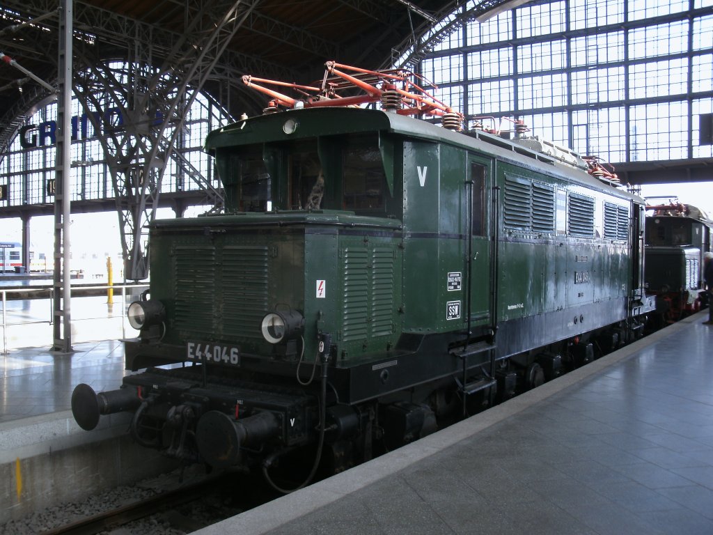 Altbauellok E44 046,am 26.Mrz 2012,in Leipzig.