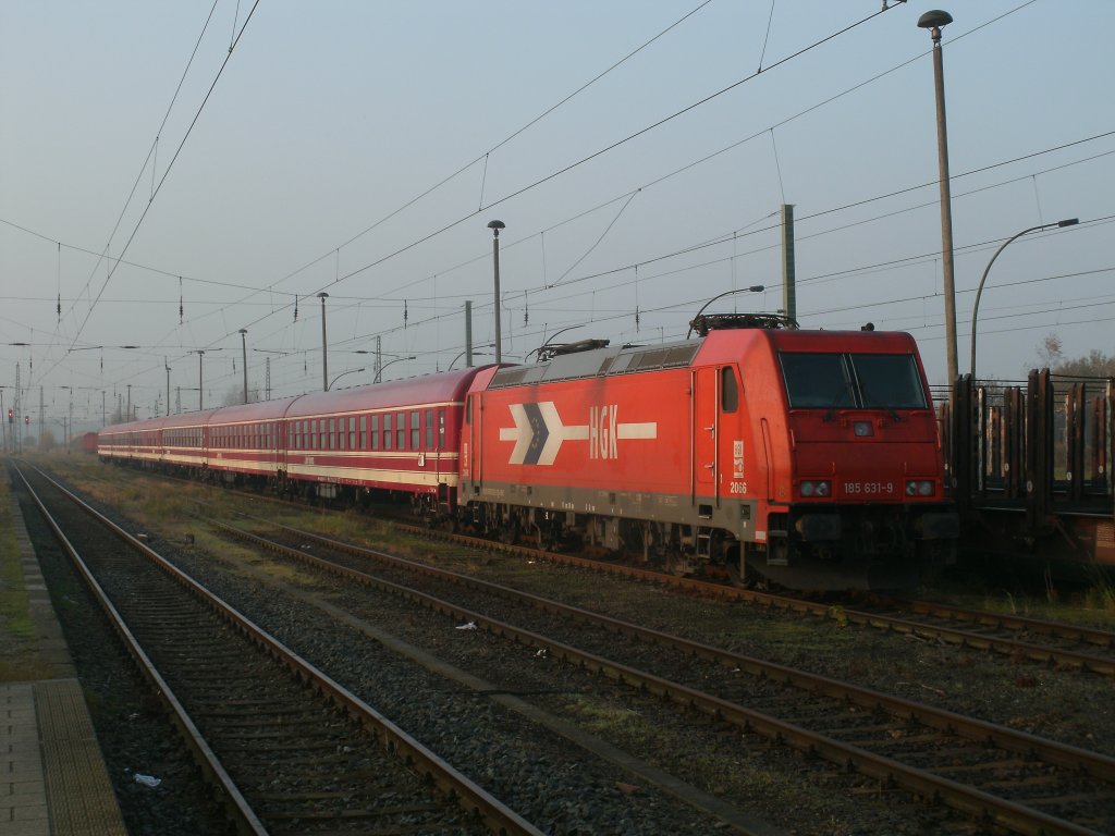 Am 03.November 2011 brachte noch die HGK 185 603 den Leerpark,von Binz nach Bergen/R�gen,dann war Sie mit einmal verschwunden,am 06.November 2011,brachte nun die HGK 185 631 den Leerpark von Bergen nach Binz und von dort aus nach K�ln zur�ck.