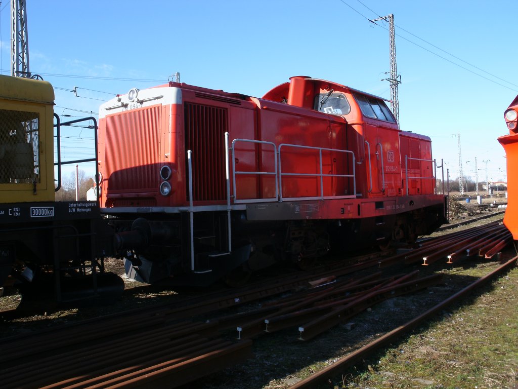 Am 12.Februar 2011 brauchte 212 094 mit der Schneeschleuder in Stralsund nicht ausr�cken.
