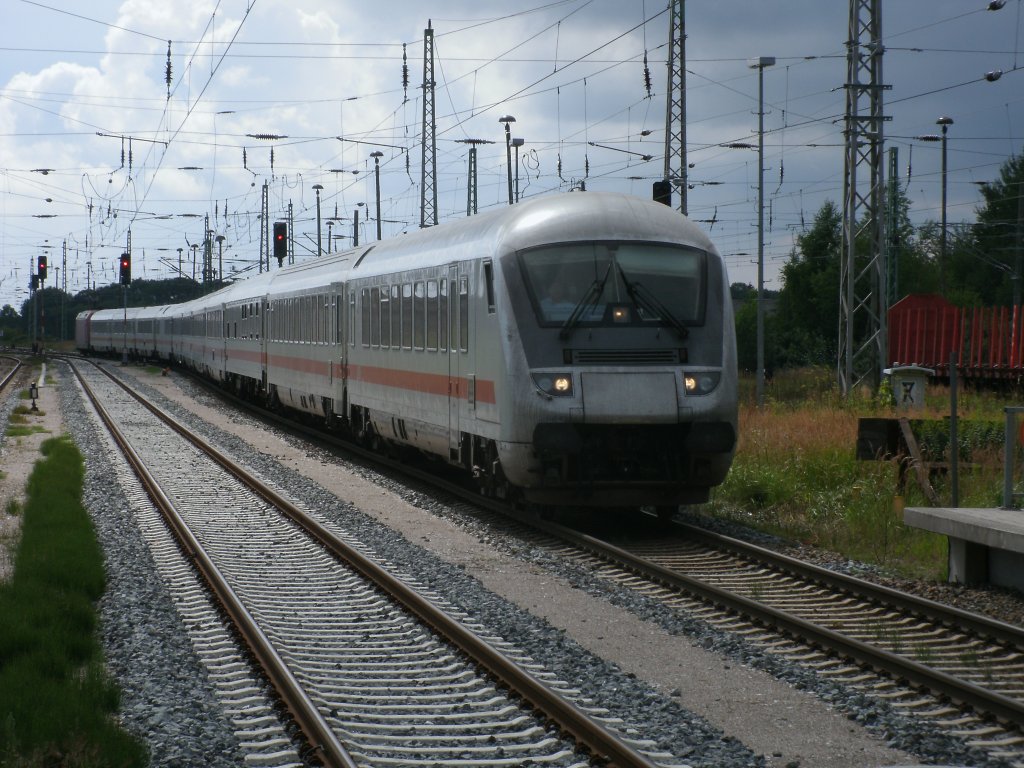 Am 13.August 2011 schickte man,in Bergen/R�gen,den IC 2212 Koblenz-Binz  nicht wie sonst �ber Gleis 2 sondern �ber Gleis 3.