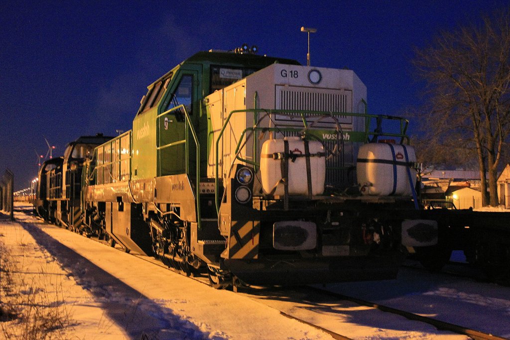 Am Fr�hen Abend des 12.03.2013 steht die Vossloh G18 Fabriknummer: 5001927 mit in evb Logistik Mittelweserbahn V1353 und V1001 Abgestellt in Hamburg Waltershof.