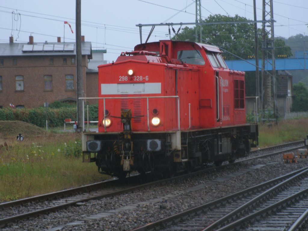 Auch 298 328 mu�te sich,am 21.Juli 2011,durch den str�menden Regen in Bergen/R�gen k�mpfen.