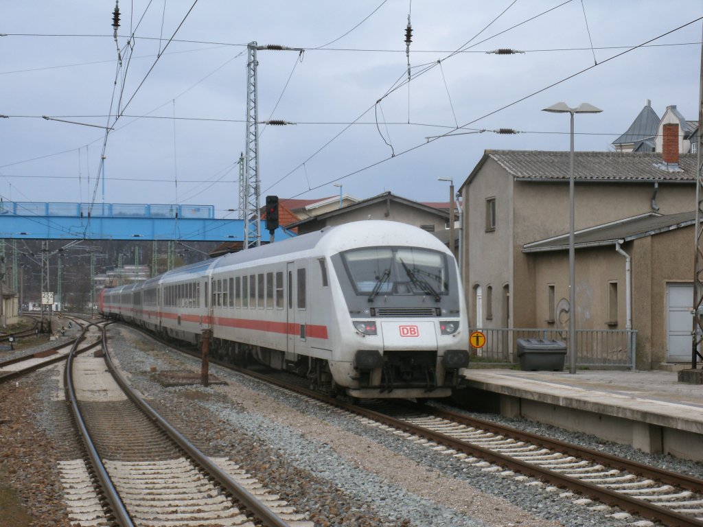 Ausfahrender IC 2355 Frankfurt Flughafen-Binz,am 26.April 2012,bei der Ausfahrt aus Bergen/R�gen.