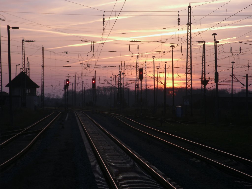 Bereits kurz vor 16:00 Uhr konnte ich diesen Sonnenuntergang,am 29.November 2011, an der westlichen Ausfahrt in Bergen/R�gen fotografieren.