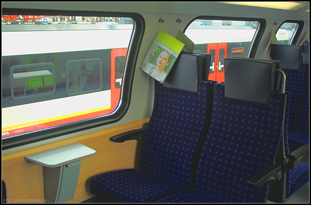 Bestuhlung Vierergruppe auf dem Oberdeck des bls RABe 515 004 auf der InnoTrans 2012 in Berlin