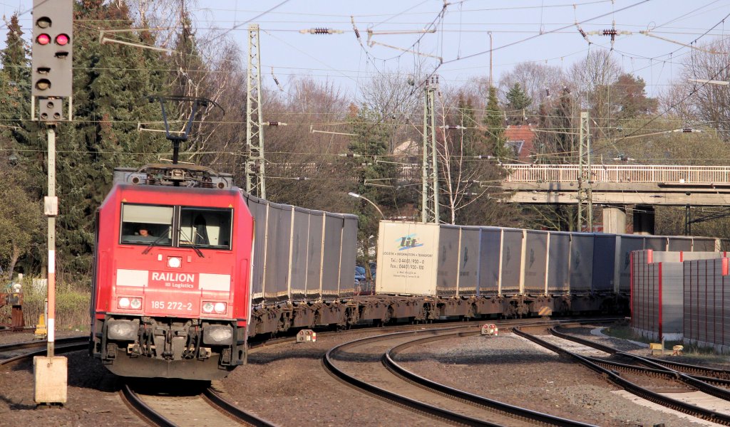 BR 185 272 2 kommt von der Güterumgehungsstrecke und durchfährt den Bf Buchholz i. d. Nordheide am 27.03.2012