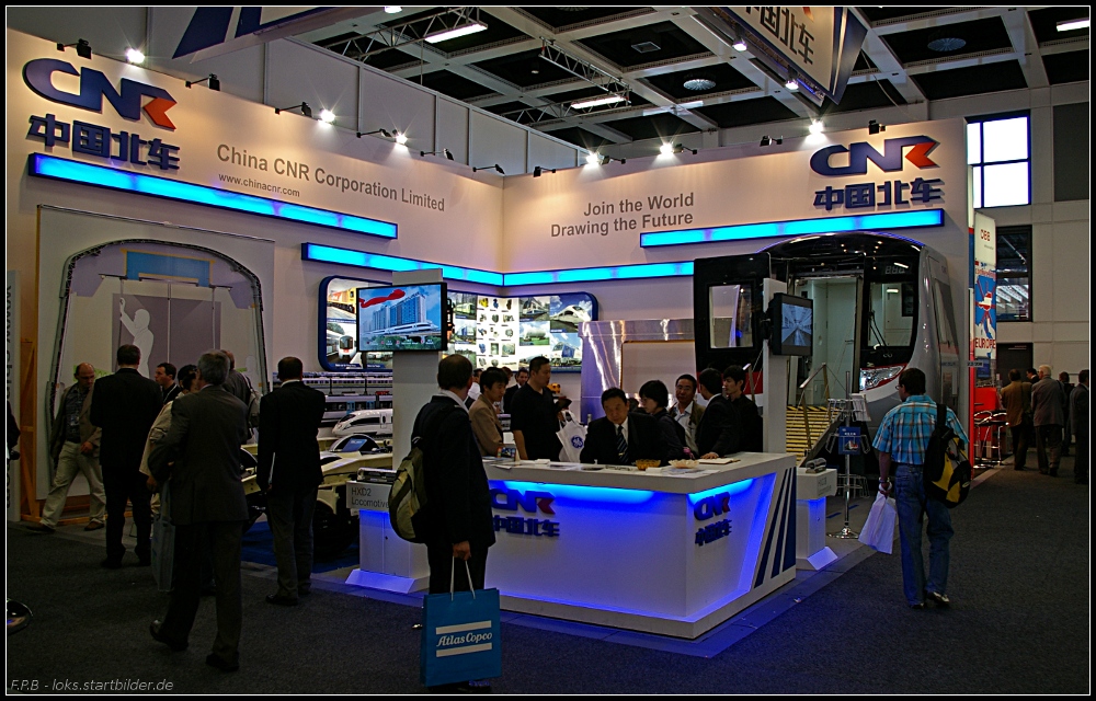 China CNR Corporation Limited ist ein Hersteller von Lomotivsystemen, Komponenten und bietet den entsprechenden Service (INNOTRANS 2010, gesehen Berlin 22.09.2010)