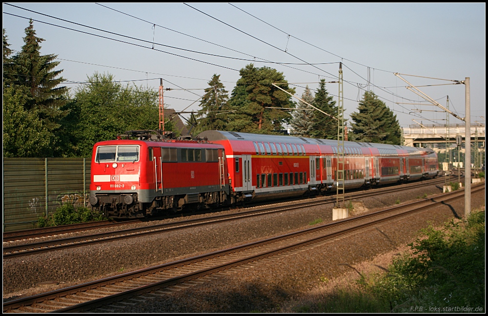 DB 111 092-3 mit dem RE nach Braunschweig (gesehen Lehrte-Ahlten b. Hannover 24.06.2010)