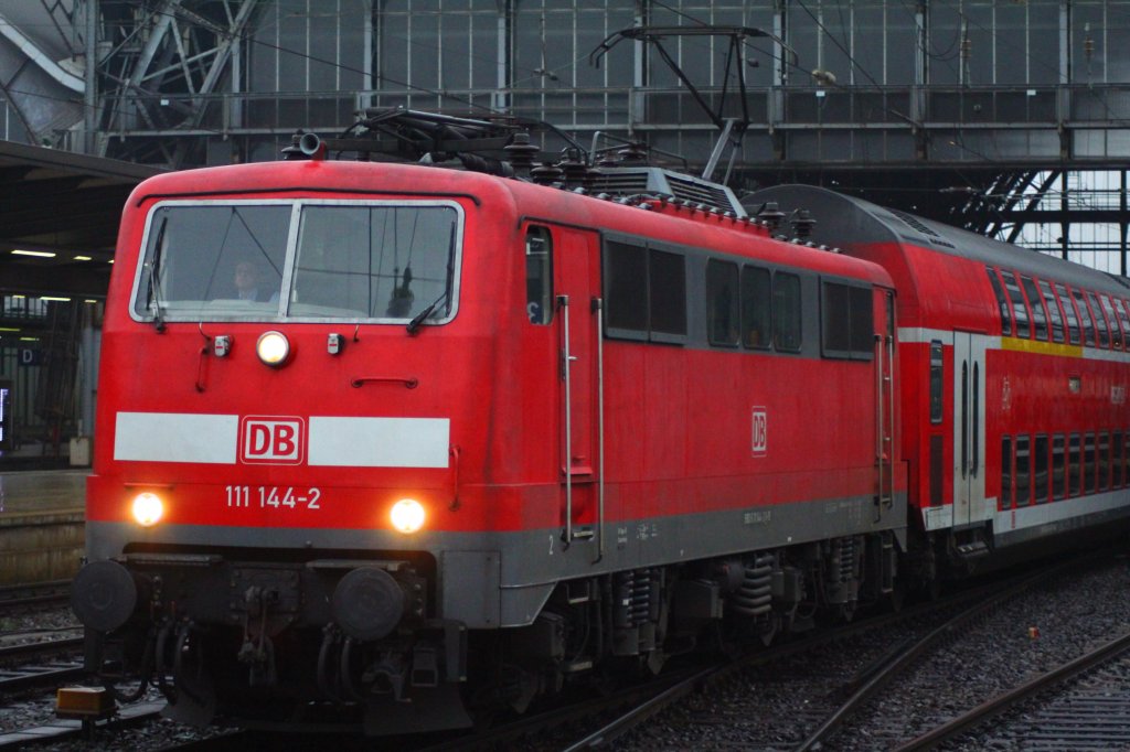DB 111 144-2 Durchf�hrt Bremen Hbf am 23.12.2011