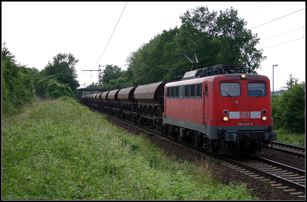 DB Schenker 140 850-9 und Tads-Wagen (gesehen Lehrte-Ahlten b. Hannover 24.06.2010)